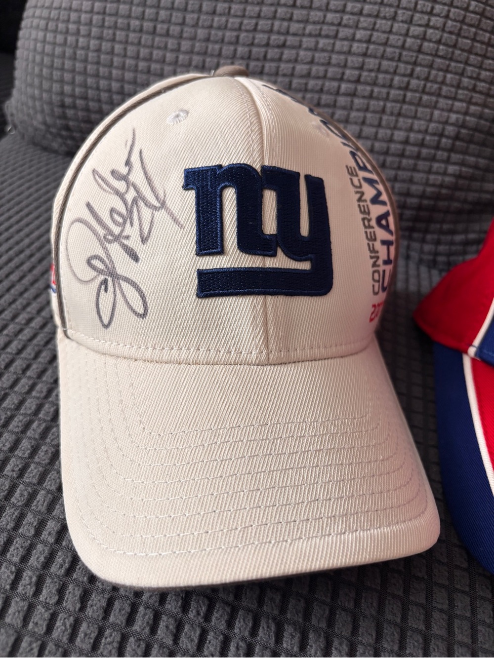 New York Giants White Embroidered Logo Baseball Cap